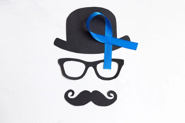 Sílhueta Masculina Com Bigode Óculos Chapéu Símbolo Fita Azul Fundo — Fotografia de Stock