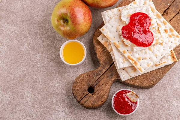 Matzo Kosher Tradizionale Ebraico Con Mele Marmellata Miele Sul Vecchio — Foto Stock