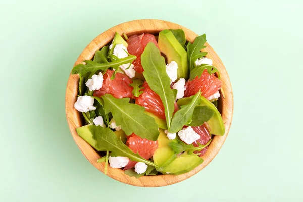 Heerlijke Salade Met Spinazie Feta Grapefruit Avocado Houten Kom Gezonde — Stockfoto