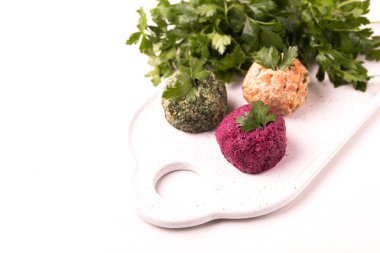 Ispanak, pancar ve maydanoz ile pkhali. Vegan ve vejetaryen Sal