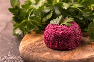 Ispanak, pancar ve maydanoz ile pkhali. Vegan ve vejetaryen Sal