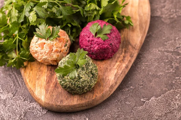 Pkhali con espinacas, remolacha y perejil. Vegano y vegetariano sal — Foto de Stock