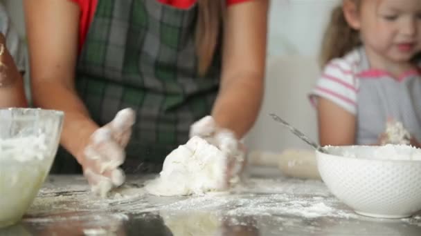 Mother Helps Her Daughter Knead the Dough. They Have a Lot of Fun Together. — Stock Video