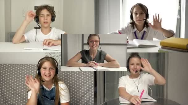 Computer monitor en leraar met kinderen die studeren via internet. Online onderwijs, afstandsonderwijs, communicatie, onderwijs, studie. — Stockvideo