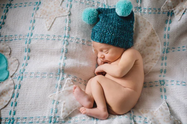 Niño Recién Nacido Está Durmiendo Con Sombrero — Foto de Stock