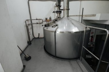 Gemi donatım ve paslanmaz çelik makineleri. Modern bira fabrikası