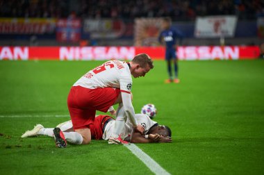 Leipzig, Almanya - 20 Mart 2020: Leipzig-Tottenham maçında Lukas Klostermann 