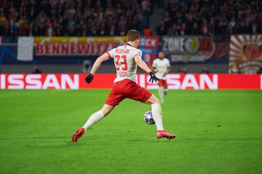 Leipzig, Almanya - 20 Mart 2020: Leipzig-Tottenham maçında Marcel Halstenberg 