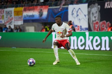 Leipzig, Almanya - 20 Mart 2020: Leipzig-Tottenham maçında Nordi Mukiele 