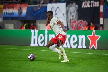 Leipzig, Almanya - 20 Mart 2020: Leipzig-Tottenham maçında Nordi Mukiele 