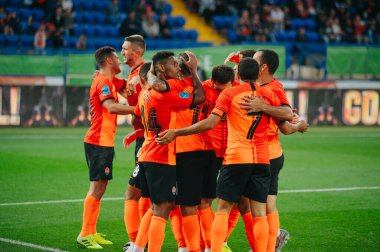 Kharkiv, Ukrayna - 4 Ağustos 2019: Futbolcular UPL Shakhtar - Karpaty maçında gol attılar