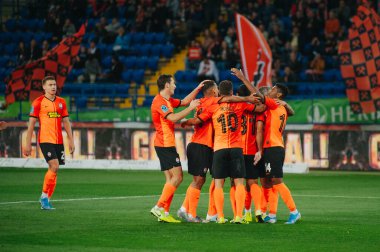 Kharkiv, Ukrayna - 4 Ağustos 2019: Futbolcular UPL Shakhtar - Karpaty maçında gol attılar