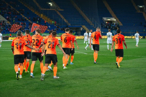 乌克兰哈尔科夫 2019年8月4日 足球运动员在Upl Shakhtar Karpaty的比赛中庆祝进球 — 图库照片