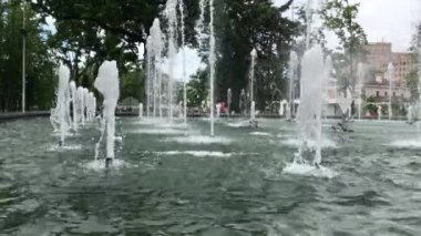 Çeşmedeki suyun yakınlaşması