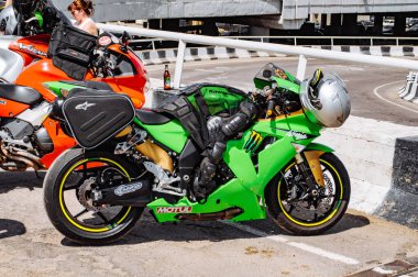 Luhansk, Ukrayna, LIR - 12 Mayıs 2012: bisiklet şovu. Açık motosiklet sezonu