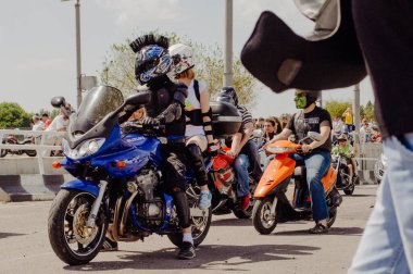 Luhansk, Ukrayna, LIR - 12 Mayıs 2012: bisiklet şovu. Açık motosiklet sezonu