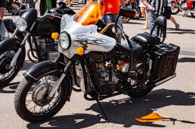 Luhansk, Ukrayna, LIR - 12 Mayıs 2012: bisiklet şovu. Açık motosiklet sezonu