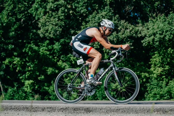 Kharkiv Ucrânia Agosto 2019 Competição Ciclismo Triatleta Equitação Alta Velocidade — Fotografia de Stock