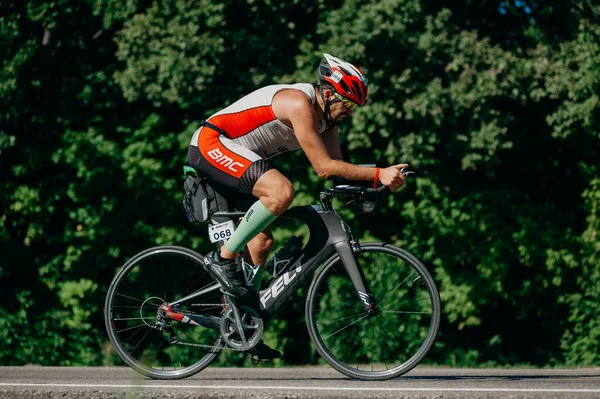 Charkiw Ukraine August 2019 Radrennen Triathlet Fährt Mit Hohem Tempo — Stockfoto