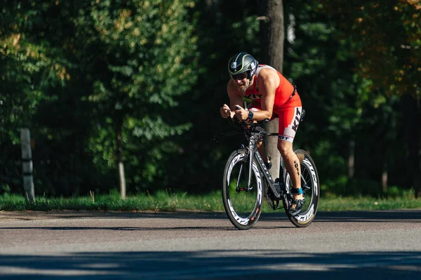 Kharkiv Ucrânia Agosto 2019 Triathlon Triatlo Ciclista Ciclismo Bicicleta Estrada — Fotografia de Stock