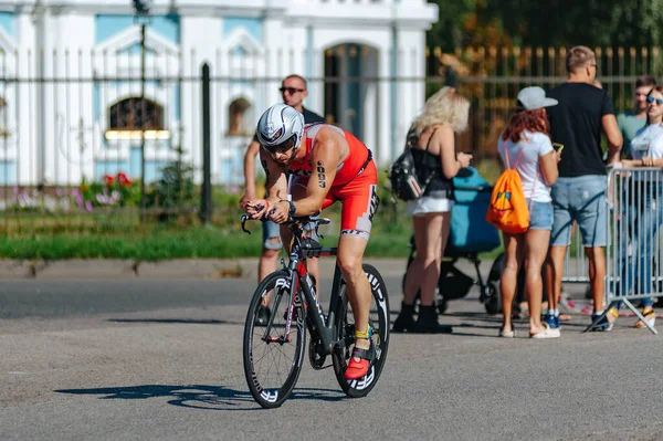 Charkiw Ukraine August 2019 Triathlon Triathlonfahrer Fährt Auf Rennrad Mit — Stockfoto