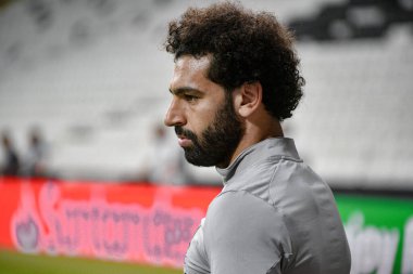 İstanbul, Türkiye - 13 Ağustos 2019: Liverpool FC forveti Muhammed Salah, UEFA Süper Kupası öncesinde maç öncesi antrenmanda sahada..