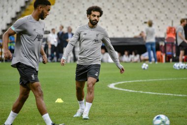İstanbul, Türkiye - 13 Ağustos 2019: Liverpool FC forveti Muhammed Salah, UEFA Süper Kupası öncesinde maç öncesi antrenmanda sahada..