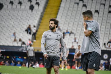 İstanbul, Türkiye - 13 Ağustos 2019: Liverpool FC forveti Muhammed Salah, UEFA Süper Kupası öncesinde maç öncesi antrenmanda sahada..