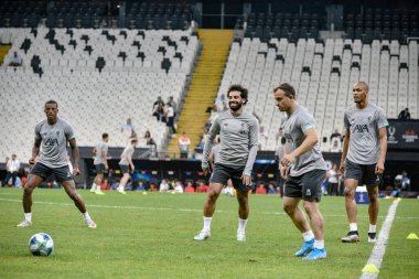 İstanbul, Türkiye - 13 Ağustos 2019: Liverpool FC forveti Muhammed Salah, UEFA Süper Kupası öncesinde maç öncesi antrenmanda sahada..