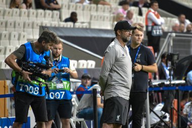 İstanbul, Türkiye - 13 Ağustos 2019: Liverpool FC teknik direktörü Jurgen Klopp UEFA Süper Kupası öncesinde maç öncesi antrenmanında sahada.