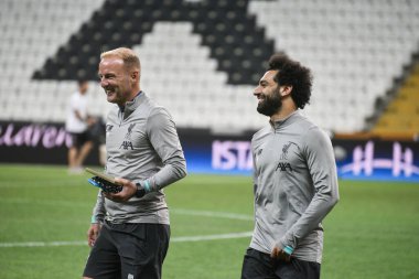 İstanbul, Türkiye - 13 Ağustos 2019: Liverpool FC forveti Muhammed Salah, UEFA Süper Kupası öncesinde maç öncesi antrenmanda sahada..