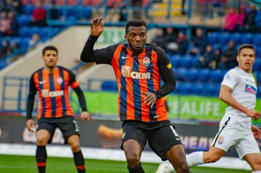 Kharkiv, Ukrayna - 13 Nisan 2019: Larry Olarenwaju Ayobami Kayode, Shakhtar forveti Zorya Luhansk maçında