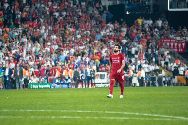 İstanbul, Türkiye - 14 Ağustos 2019: Liverpool FC 'nin forveti Muhammed Salah, UEFA Süper Kupası' nda Chelsea FC 'de belirleyici penaltı verilmeden önce