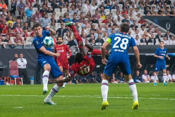 イスタンブール トルコ 8月14 2019 Uefaスーパーカップで自転車キックでリバプールFc攻撃のサディオ マン選手 — ストック写真