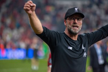 ISTANBUL, TURKEY - 14 Ağustos 2019: Liverpool FC teknik direktörü Jurgen Klopp (teknik direktör) UEFA Süper Kupası 'nda kutlama yapıyor.