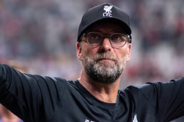 ISTANBUL, TURKEY - 14 Ağustos 2019: Liverpool FC teknik direktörü Jurgen Klopp (teknik direktör) UEFA Süper Kupası 'nda kutlama yapıyor.