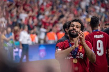 İstanbul, Türkiye - 14 Ağustos 2019: Vodafone Park 'ta Liverpool ile Chelsea arasında oynanan UEFA Süper Kupa karşılaşmasının sonunda Liverpool' un Muhammed Salah forveti.