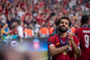 İstanbul, Türkiye - 14 Ağustos 2019: Vodafone Park 'ta Liverpool ile Chelsea arasında oynanan UEFA Süper Kupa karşılaşmasının sonunda Liverpool' un Muhammed Salah forveti.
