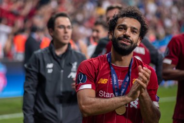 İstanbul, Türkiye - 14 Ağustos 2019: Vodafone Park 'ta Liverpool ile Chelsea arasında oynanan UEFA Süper Kupa karşılaşmasının sonunda Liverpool' un Muhammed Salah forveti.