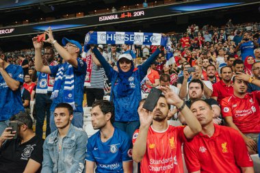 ISTANBUL, TURKEY - 14 AĞUSTUSTOS 2019: UEFA Süper Kupası Liverpool Liverpool futbol maçı sırasında Vodafone Arena 'da Liverpool FC taraftarları