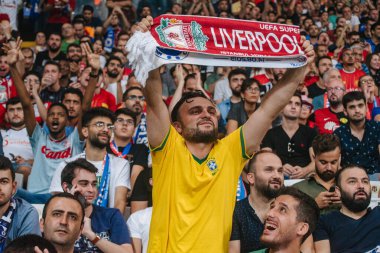 ISTANBUL, TURKEY - 14 AĞUSTUSTOS 2019: UEFA Süper Kupası Liverpool Liverpool futbol maçı sırasında Vodafone Arena 'da Liverpool FC taraftarları
