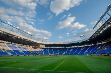 KHARKIV, UKRAINE - 24 Haziran 2020: Metallist-1925 - Metalurg maçından önce Metalist Stadyumu