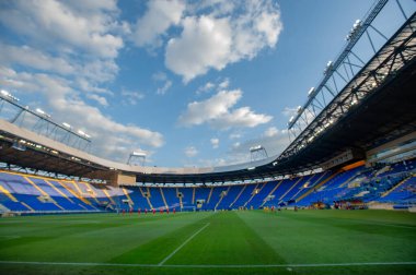 KHARKIV, UKRAINE - 24 Haziran 2020: Metallist-1925 - Metalurg maçından önce Metalist Stadyumu