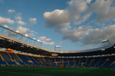KHARKIV, UKRAINE - 24 Haziran 2020: Metallist-1925 - Metalurg maçından önce Metalist Stadyumu
