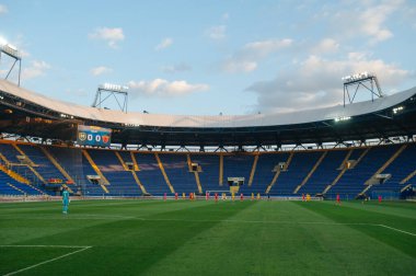 KHARKIV, UKRAINE - 24 Haziran 2020: Metallist-1925 - Metalurg maçından önce Metalist Stadyumu