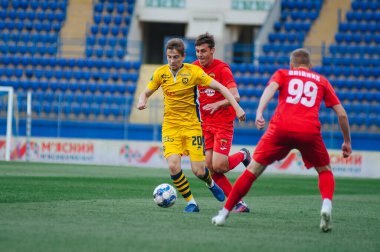 Kharkiv, Ukrayna - 24 Haziran 2020: Ukrayna PFL Metallist-1925 - Metalurg futbol karşılaşması 