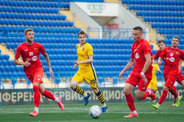 Kharkiv, Ukrayna - 24 Haziran 2020: Ukrayna PFL Metallist-1925 - Metalurg futbol karşılaşması 