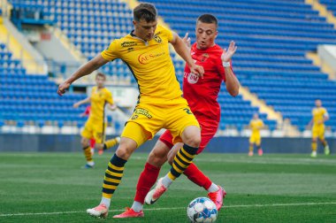 Kharkiv, Ukrayna - 24 Haziran 2020: Ukrayna PFL Metallist-1925 - Metalurg futbol karşılaşması 