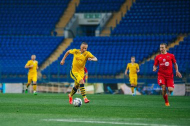 Kharkiv, Ukrayna - 24 Haziran 2020: Ukrayna PFL Metallist-1925 - Metalurg futbol karşılaşması 