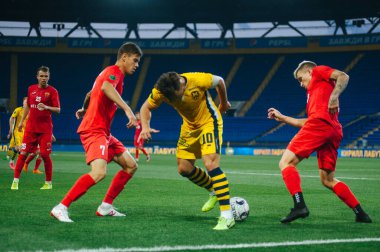 Kharkiv, Ukrayna - 24 Haziran 2020: Ukrayna PFL Metallist-1925 - Metalurg futbol karşılaşması 